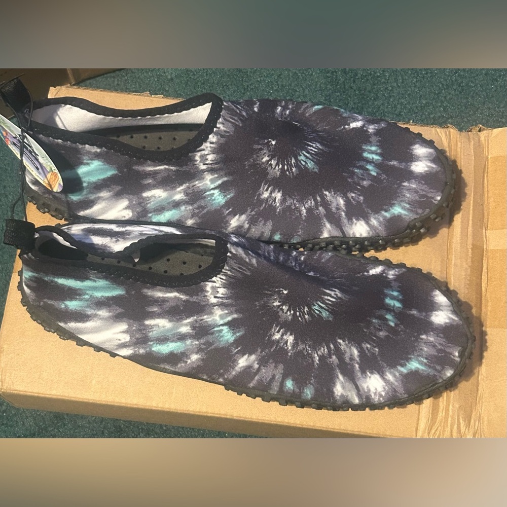 Air Balance size 10 unisex water shoes